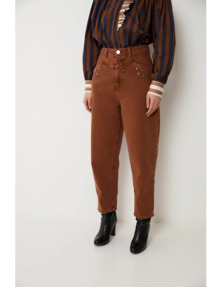 Jeans Corse Tachas Camel